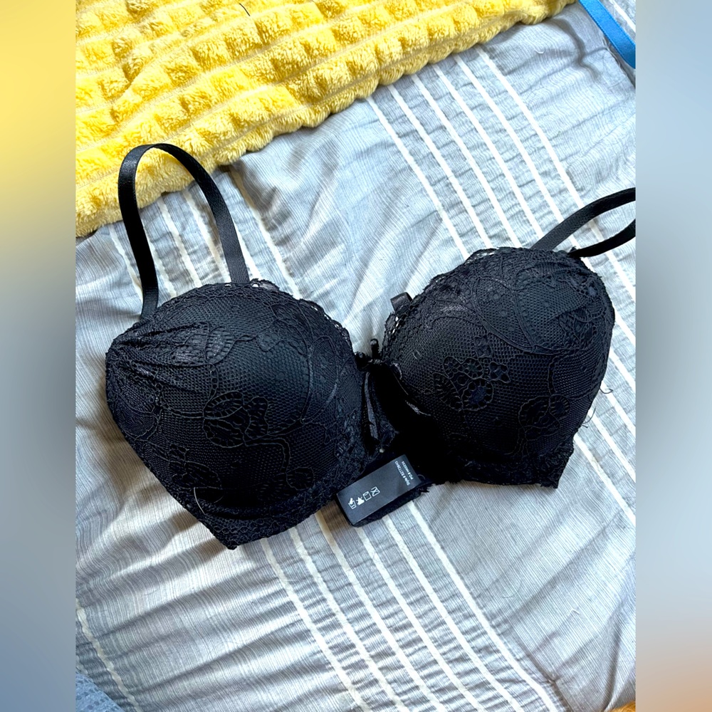 34C Black lace push up bra
